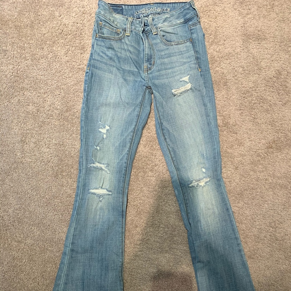 00 American Eagle distressed boot cut